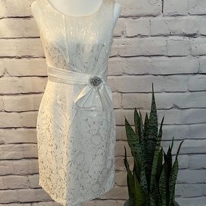 Sandra Darren White Lace Pattern Dress
